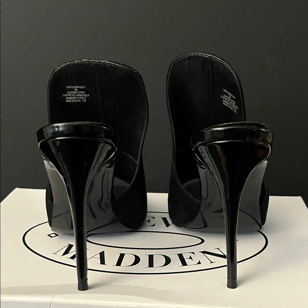 Steve Madden Elegant Black Peep-Toe Heels - Picture 6 of 7